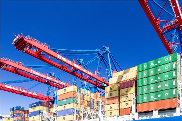 What are the Advantages of Sea Freight?